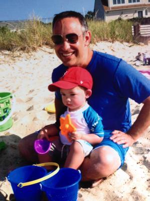 /pfpPhotos/uploads/DS0395/DS0395_Evan Jake beach_7_crop.jpg